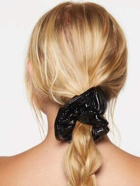 NWOT Kitsch x Justine Marjan Large Black Shiny Patent hair Scrunchie Accessory